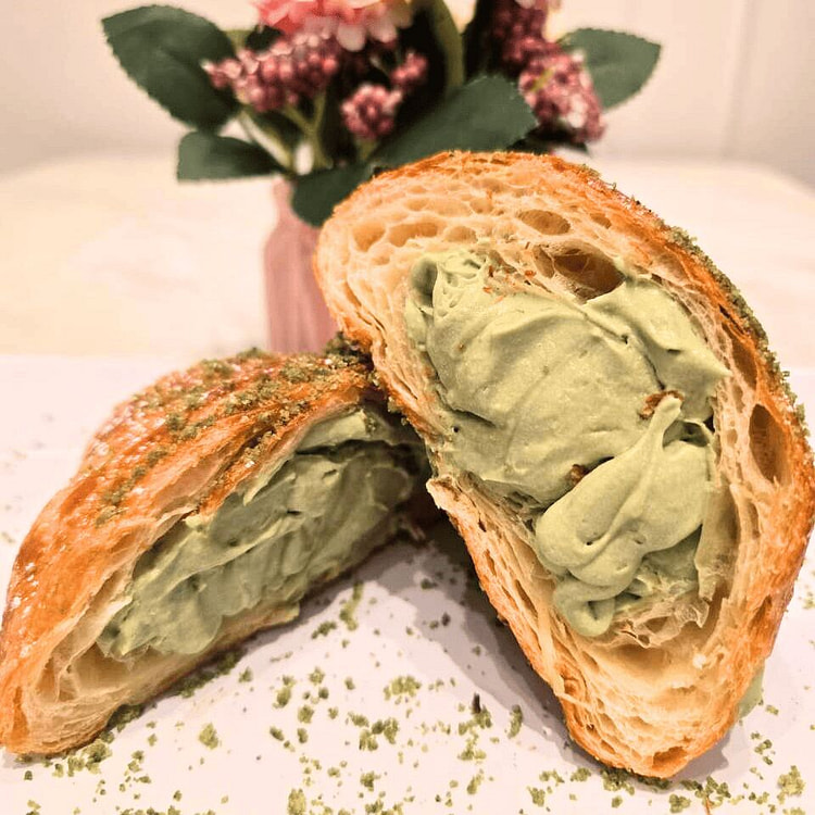 Matcha Croissant 140 g