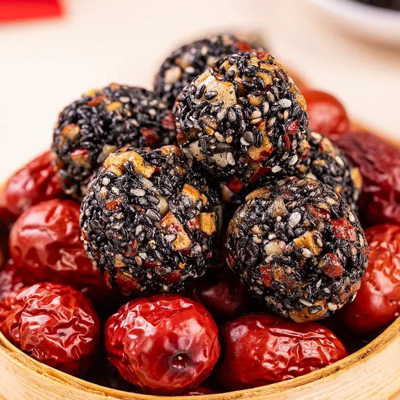 Red dates and black sesame balls 135g1 package 135 g