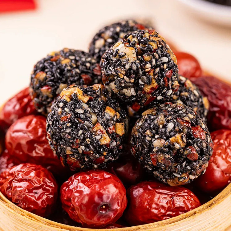 Red dates and black sesame balls 135g1 package 135 g