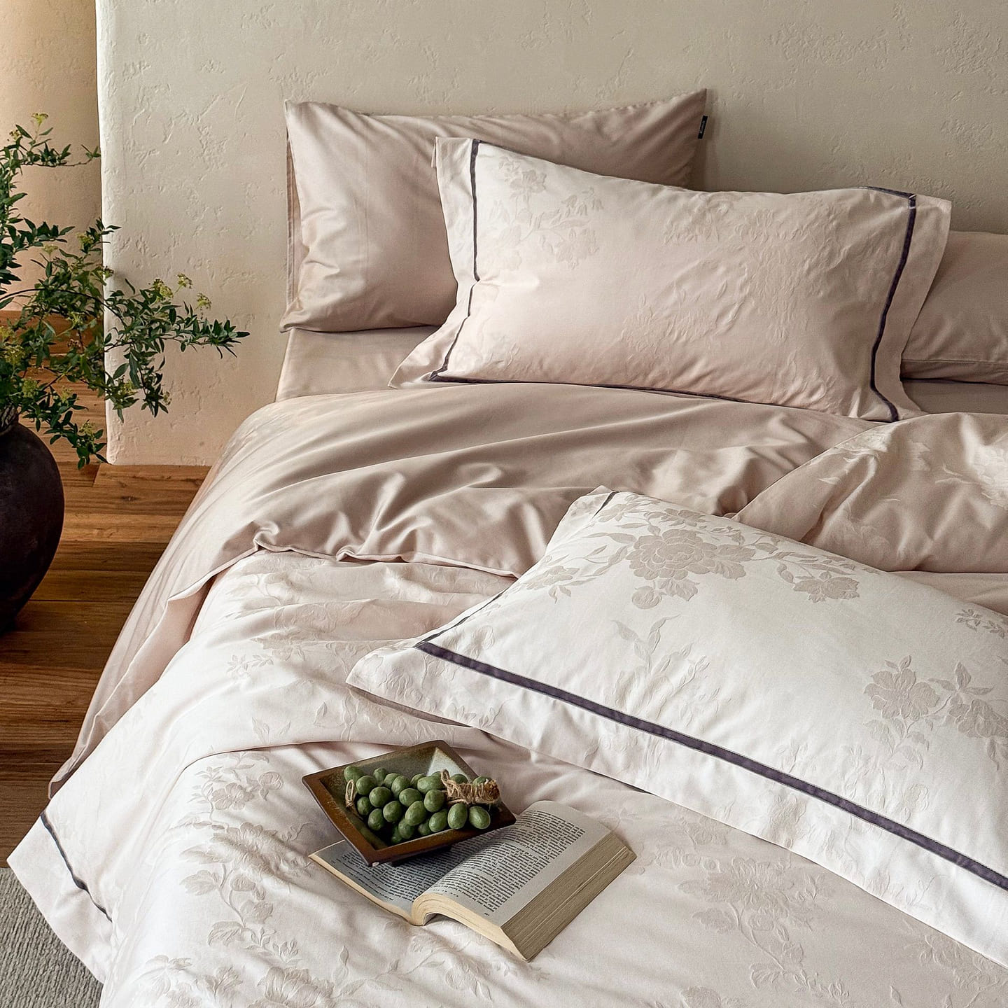 Botanica Luxe Bedding Set(Fitted) Oat-Queen 2000 g