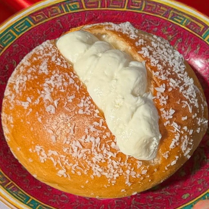 Coconut Cream Bun 2 oz