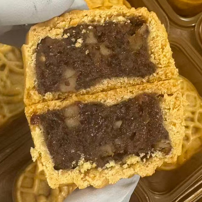 Date paste walnut mooncake 50 g
