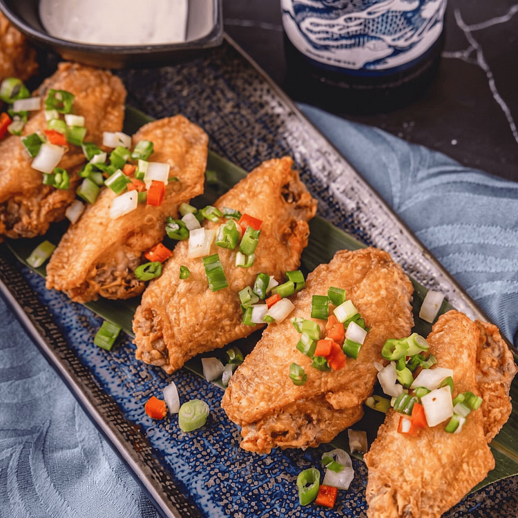 Salt & Pepper Chicken Wings 6pc 1 each