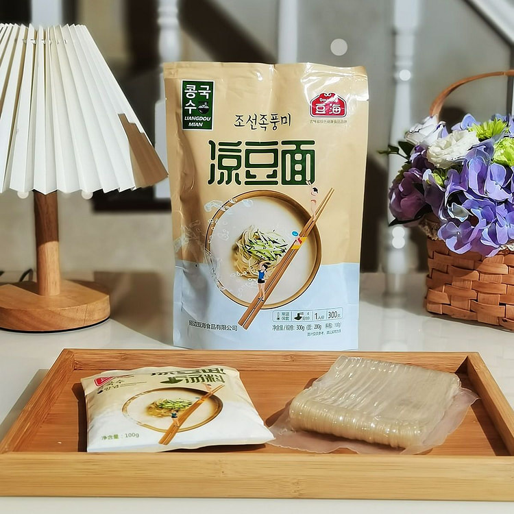 Korean Cold Soybean Noodles 300g1 Bag 300 g