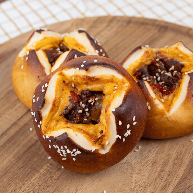 Pretzel Bread w. Beef Meat Ball