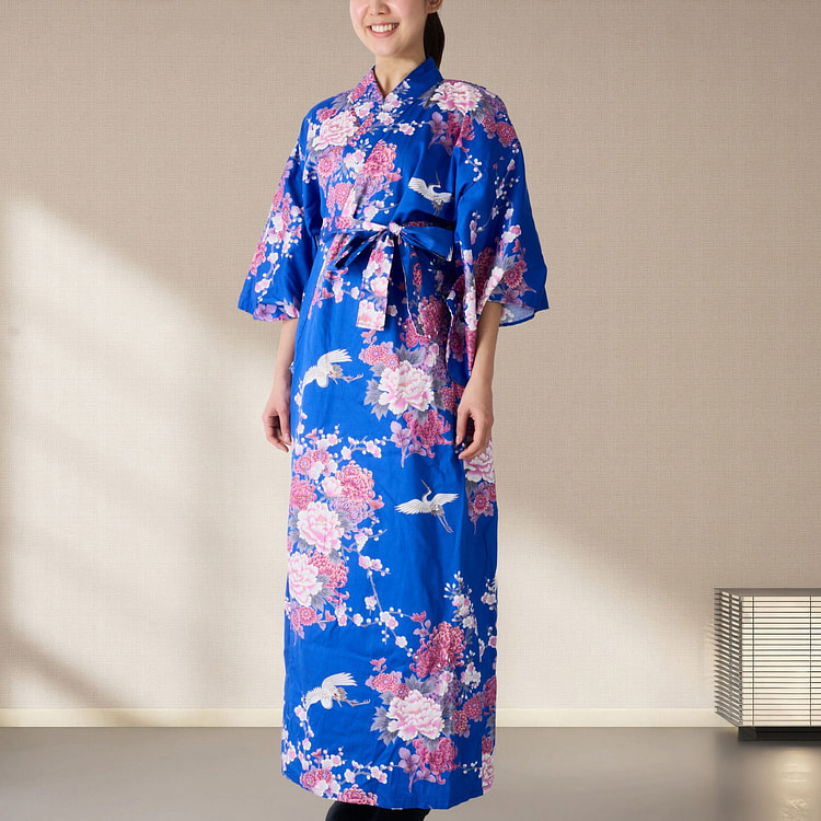 日本和服长袍（蓝色菊花和牡丹）