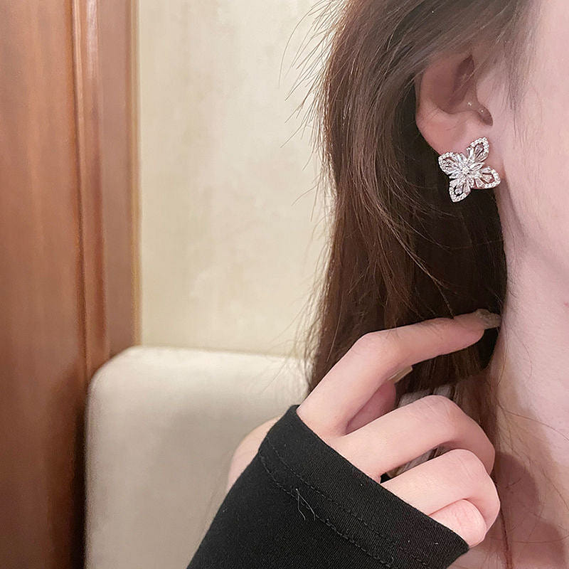 Silver Zirconia Flower Stud Earrings 1 each