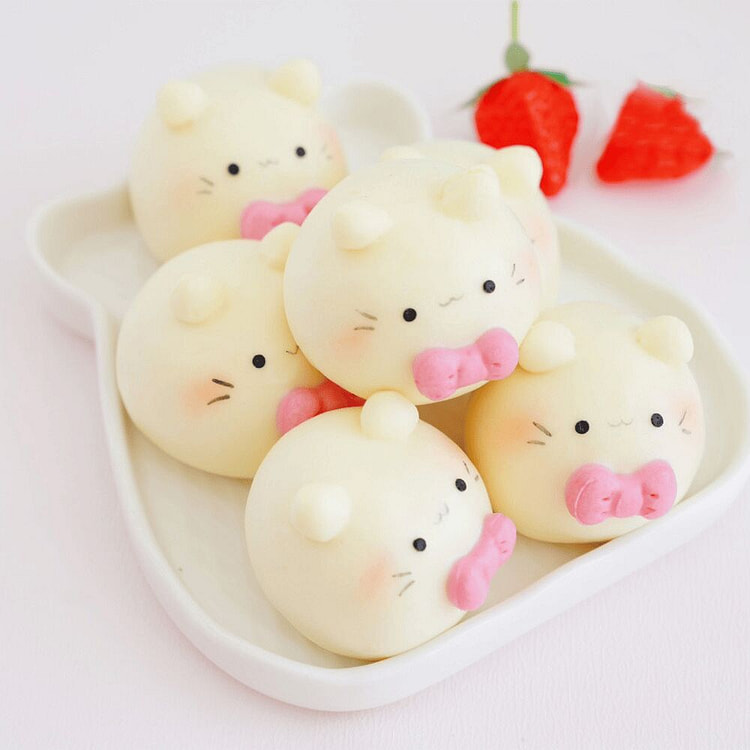 Meeow Kitty Bao (with Red Bean Paste)