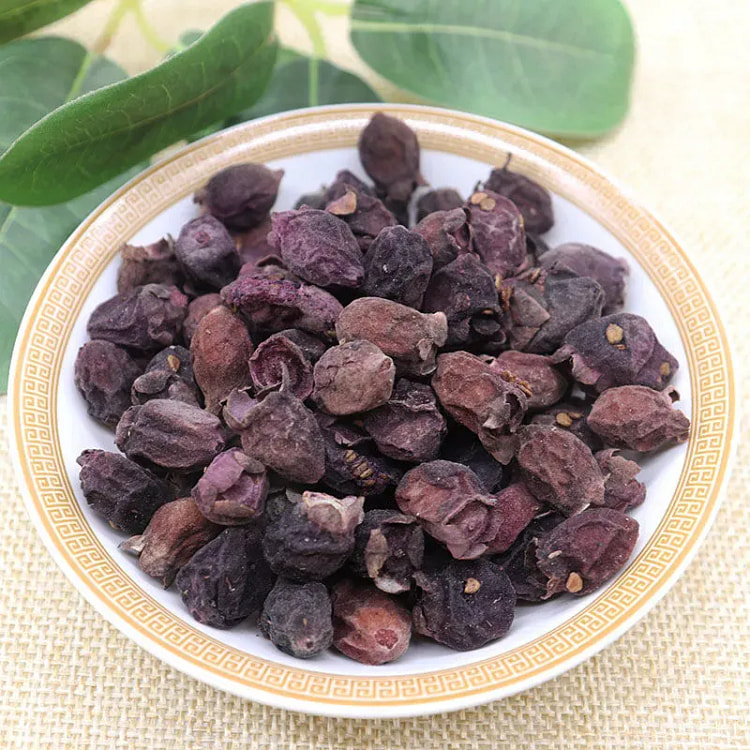 Dried myrtle fruit of mountain twisted seeds