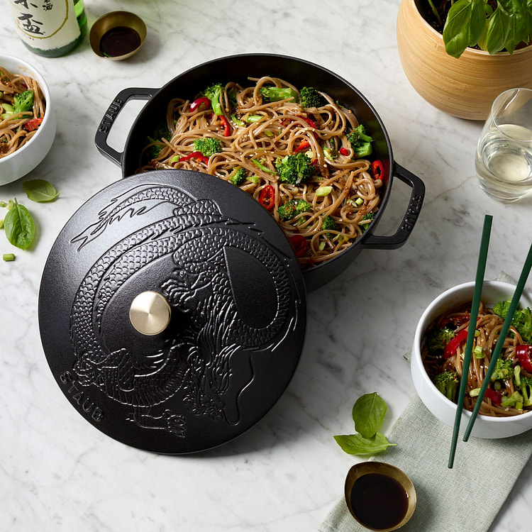 STAUB【龙年限量款】 3.75QT铸铁锅 - 黑色