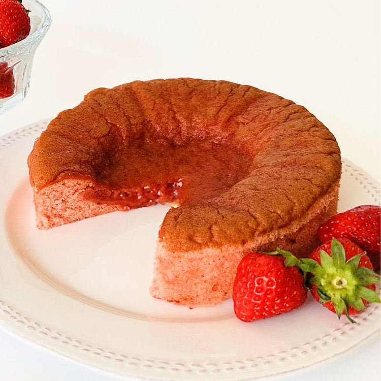 Half-baked Castella Strawberry 1 case