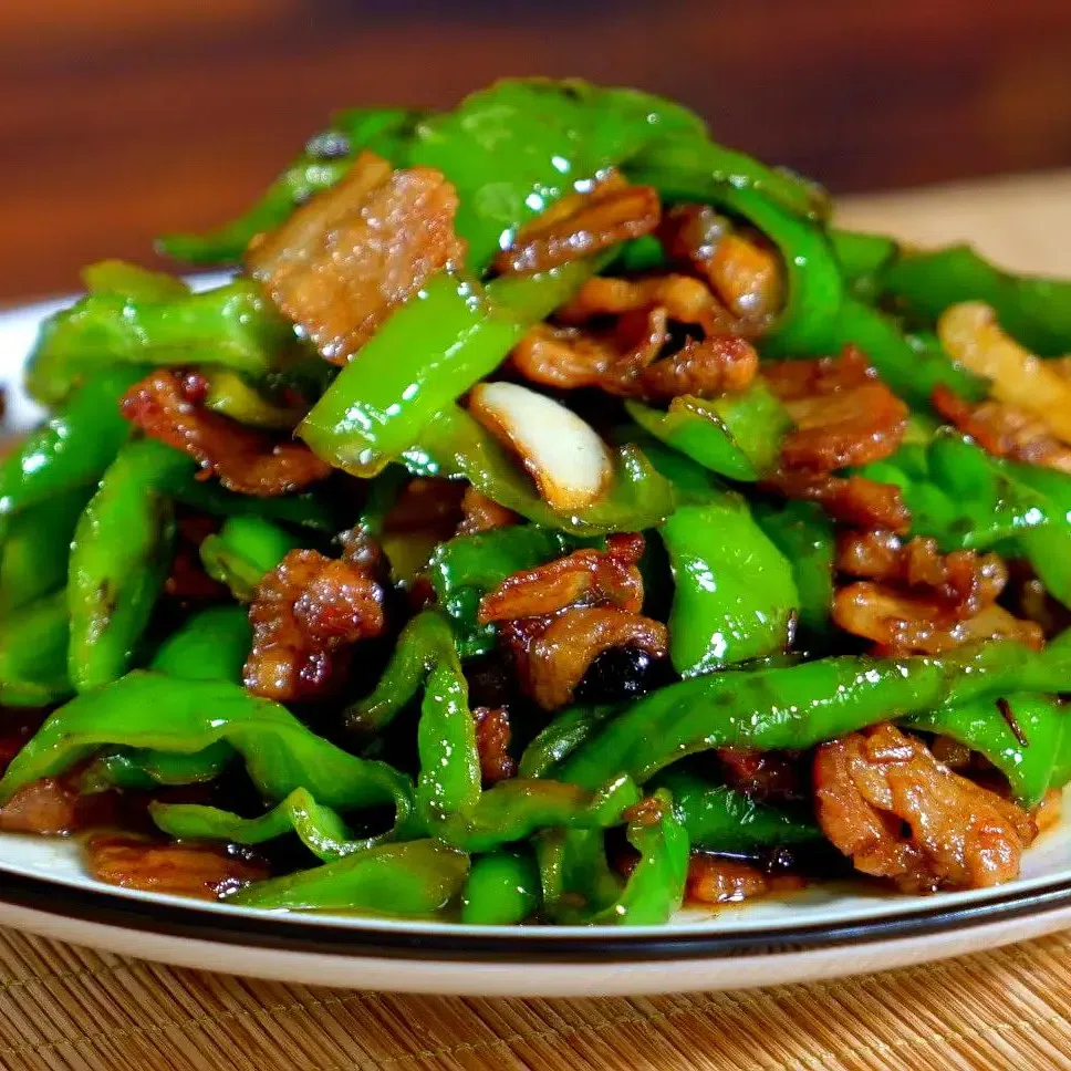 Stir-Fried Pork with Fresh Chilies 450g 1 each