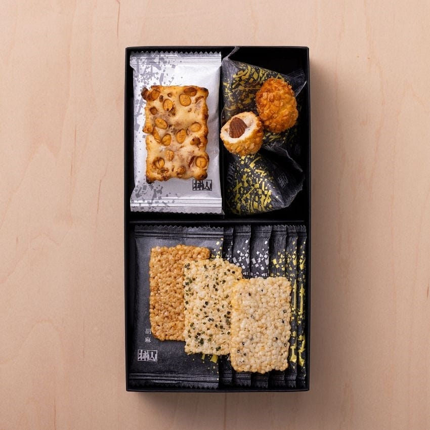 Akasaka Kakiyama Grilled Glutinous Rice Cakes15pcs 1 box