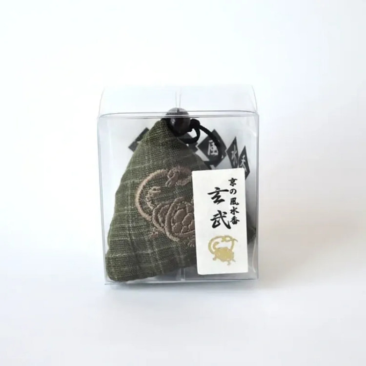 京都井和井 香氛袋 玄武刺绣三角包款 塑料盒装