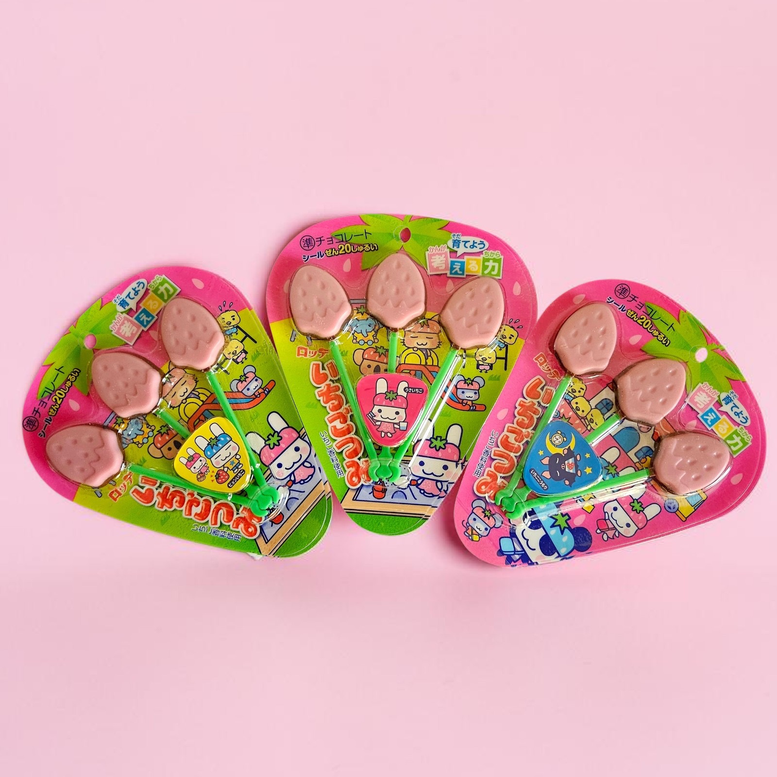 Jam or Pains. スノードロップ　うさぎ　木苺 Get LOTTE Tsumi STRAWBERRY CHOCOLATE LOLLIPOP 3P 11 g*3 pack