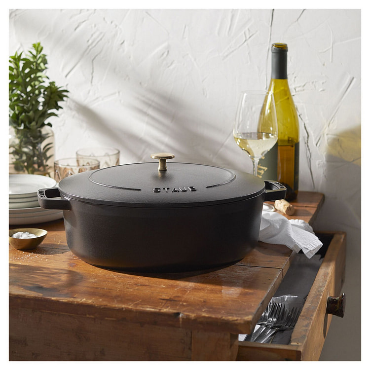 Staub 浅椭圆形荷兰锅 6.25 夸脱/黑色