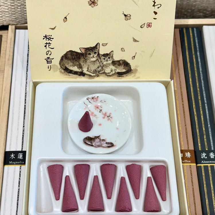 日本香彩堂 塔香 含香托（礼盒装）- 樱花 1 个