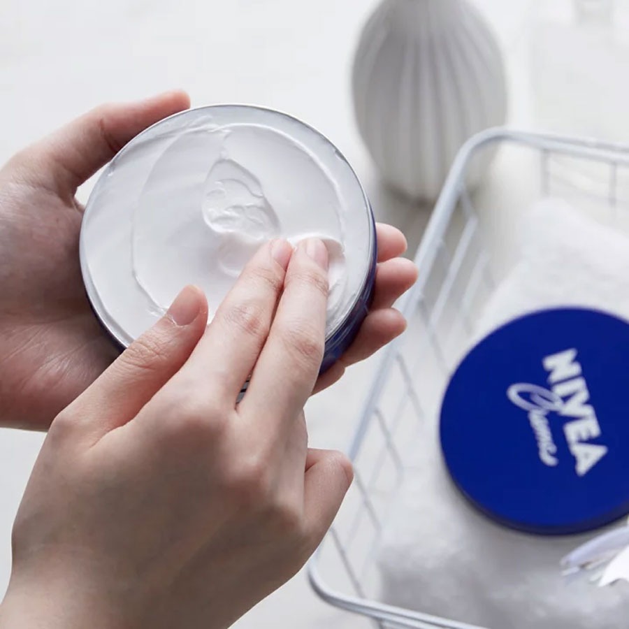 NIVEA ニベアクリーム ［中缶］ 56 グラム - Weee!