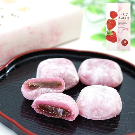 Get Hakata Strawberry chocolate Daifuku 18 pieces 1 box Delivered