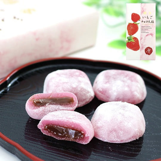 Hakata Strawberry chocolate Daifuku 18 pieces 1 box