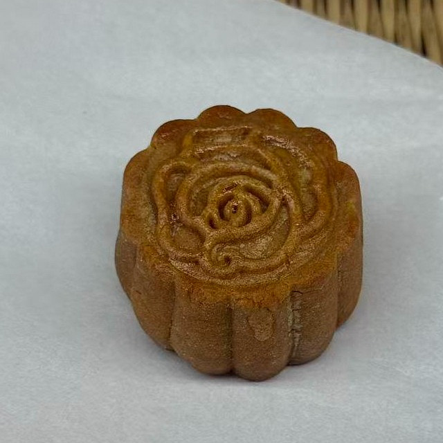 Mung Bean & Salted Egg Yolk Mooncake 1 Piece 1 each