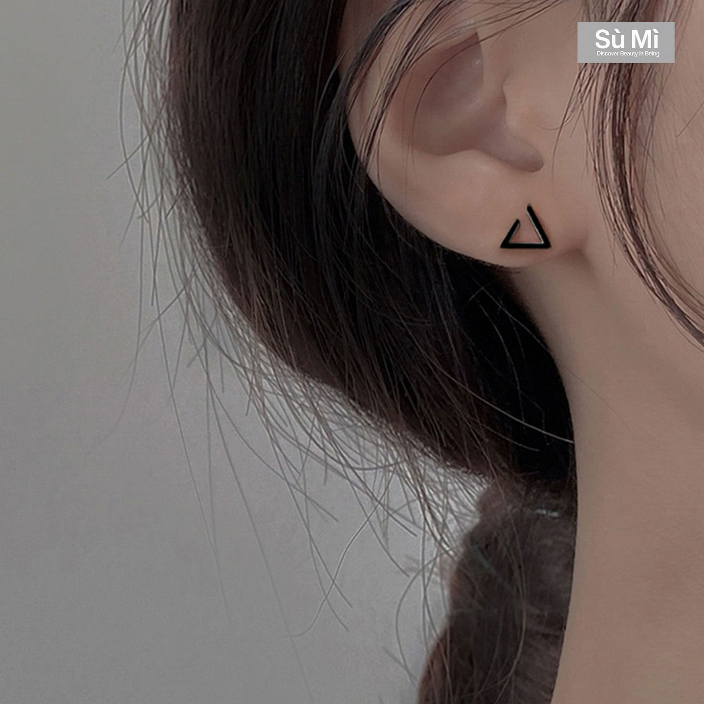 SUMI Black Triangle S925 Earrings Gift Box Set 1 box
