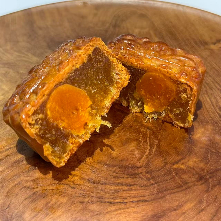 Pineapple and Salted Egg Yolk Mooncake 1pc 1 each