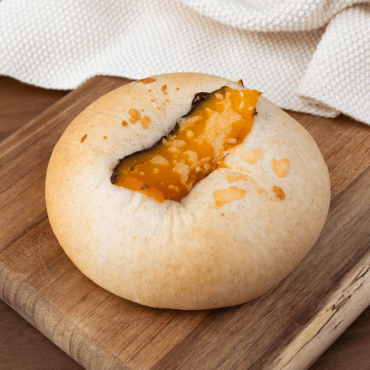 Whole wheat pumpkin bread w.black rice&egg  200g 1 each