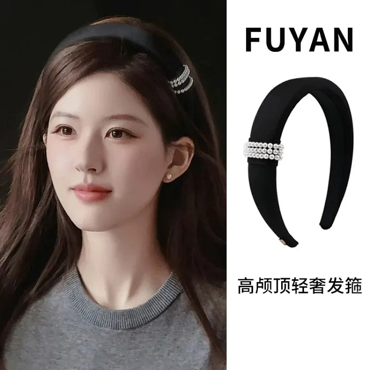 One black imitation pearl hairband