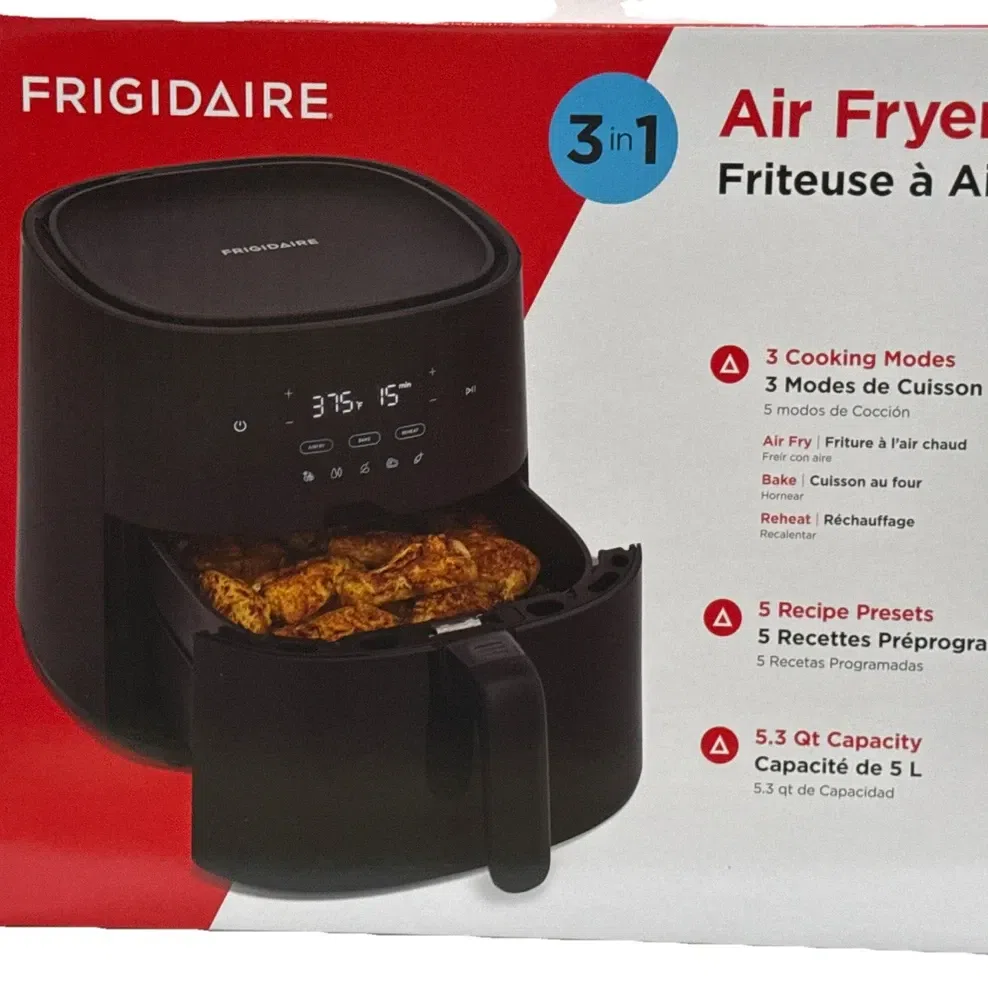 Frigidaire 3-in-1 5.3 Quart Air Fryer, Air Fry Bak 1 pack
