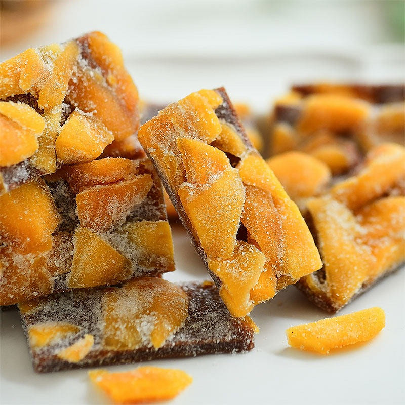 Large pieces of mango slices with plum pieces 100 g