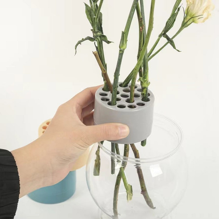 Clear Invisible Plastic Gray Flower Holder 1 count