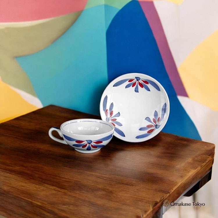 砥部烧梅山窑茶杯、茶碟 红色