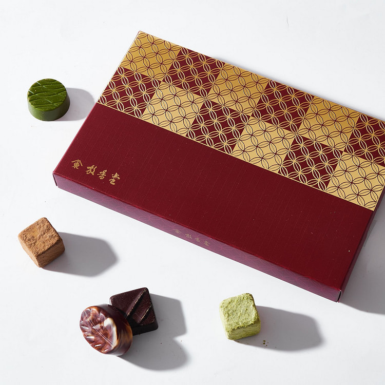 Hokodo Chocolate Assortment (8 pieces)