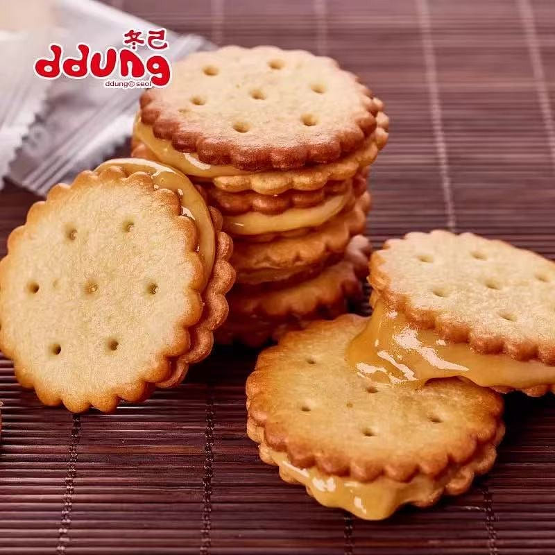 Salted egg yolk sandwich malt biscuit casual snack 106 g