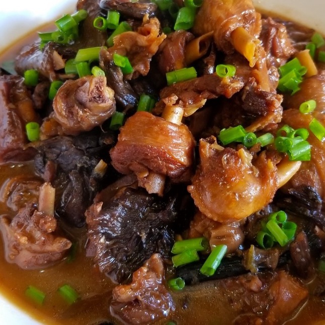 Braised Chicken with mushrooms (with Chinese Vermicelli) 1.5 lb