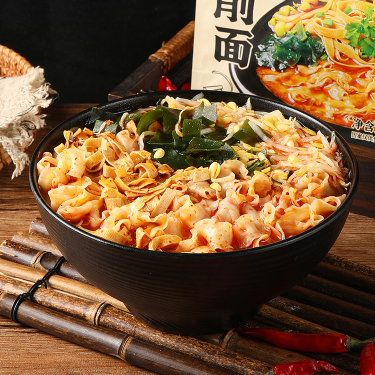 Wanhe casserole knife cut noodles Henan features hand-rolled noodles conven