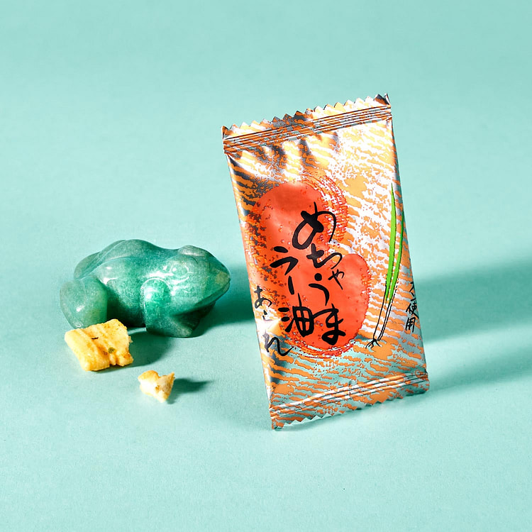 Rayu Spicy Oil Rice Cracker (1 Piece)