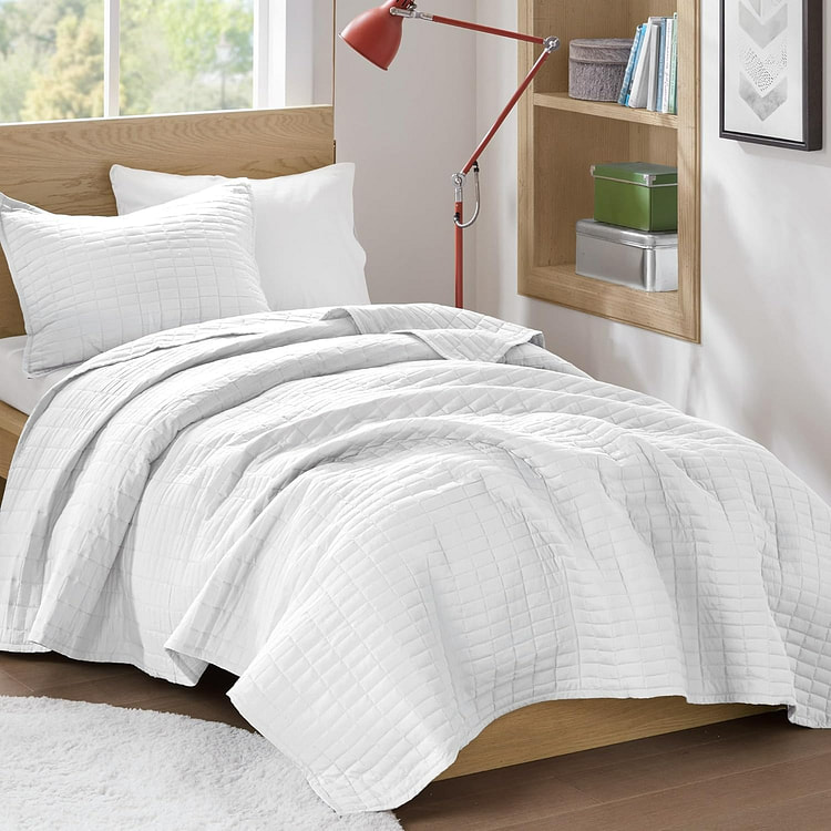 Comfort Spaces Kienna Quilt Set- Summer Blanket 1 each