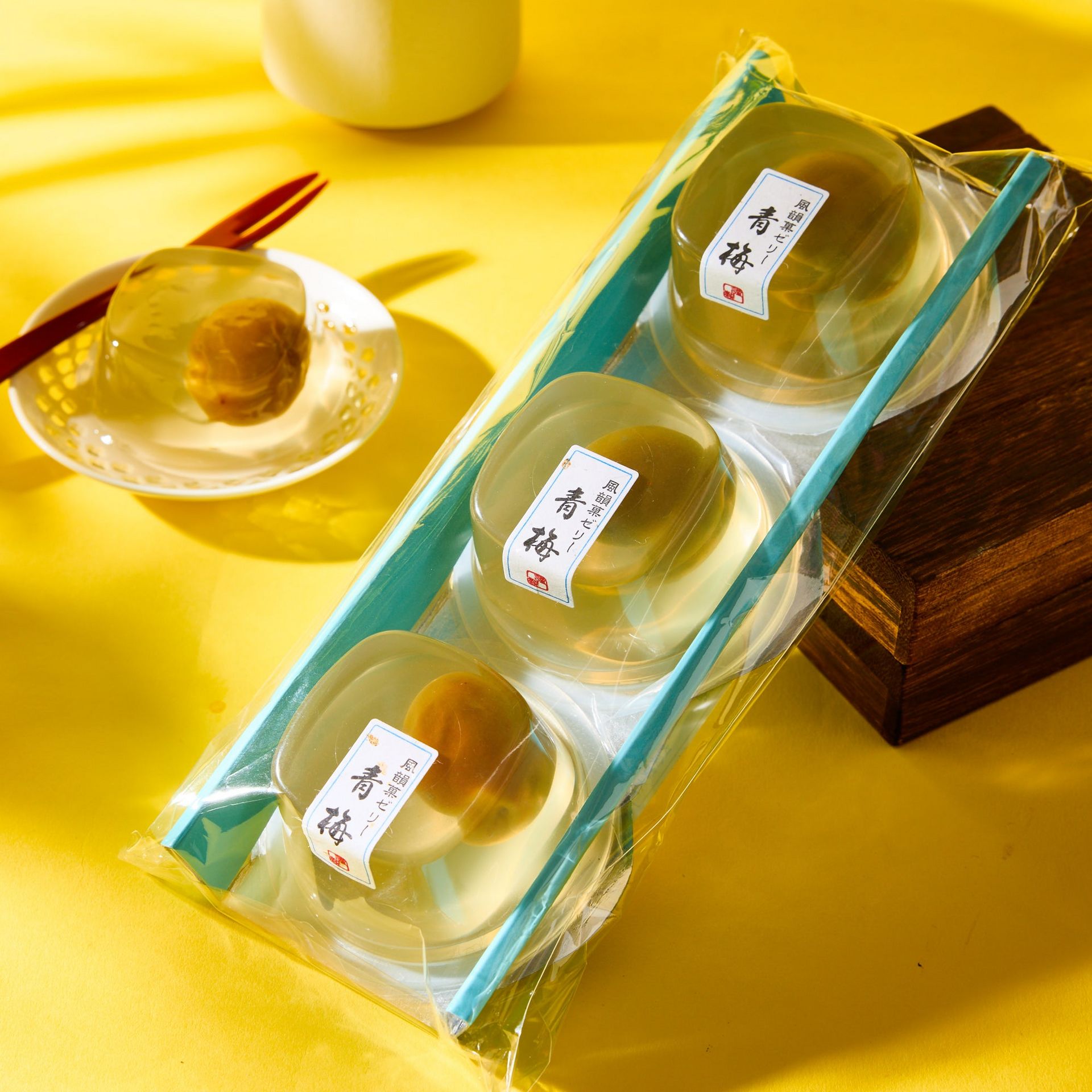 Green Ume Jelly (3 pieces) 288 กรัม