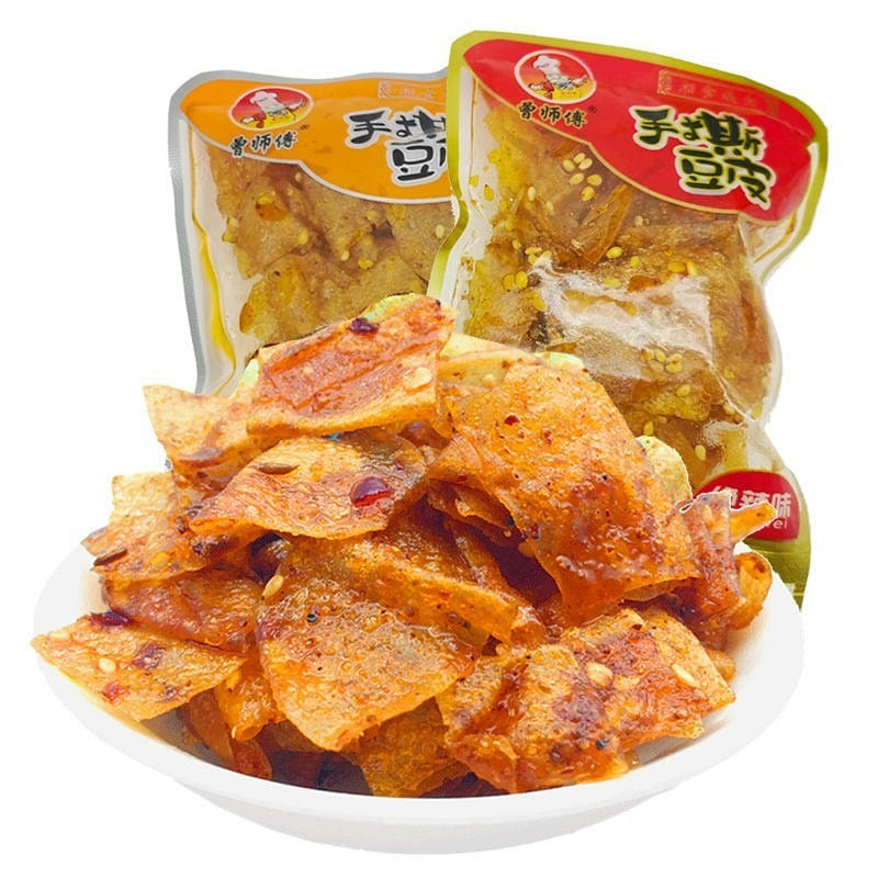 Hunan Pingjiang had master hand torn bean skin spicy dried spicy slices spicy dr 5 g