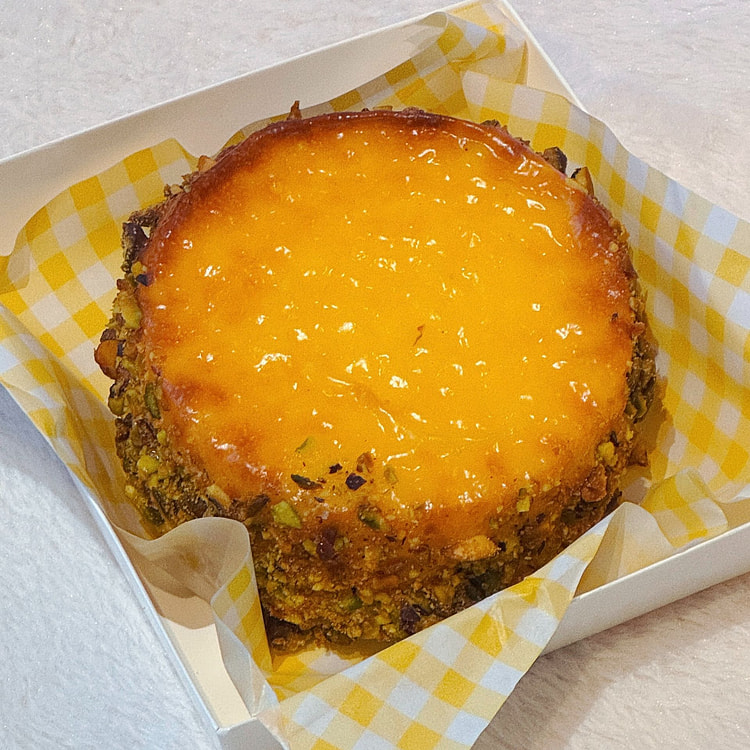 开心果岩烧轻乳酪酸奶蛋糕