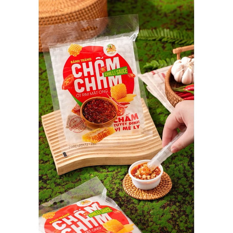 RICE PAPER WITH HONEY CHILI DIPPING SAUCE 64G 1 each
