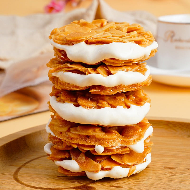 I’m hungry. Almond filled shortbread original super brushed 135 g