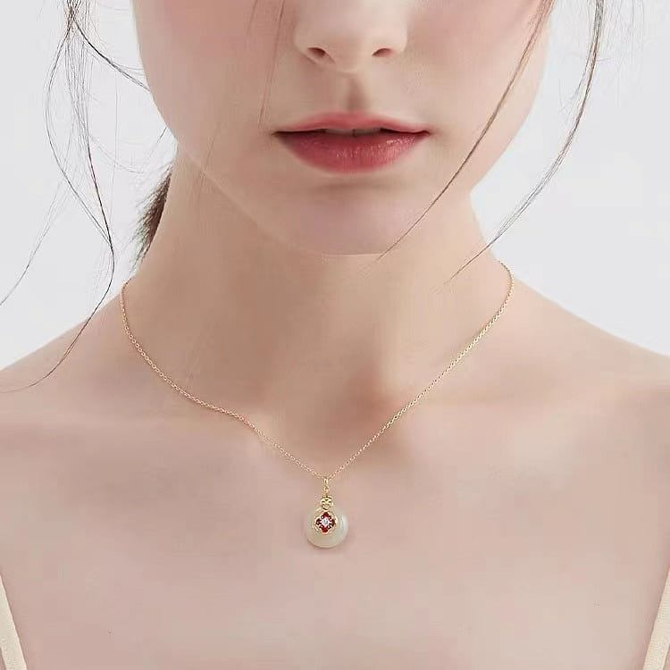 [MCK] Hetian Jade Peace Buckle Necklace, Luxury Niche , High class 1 count
