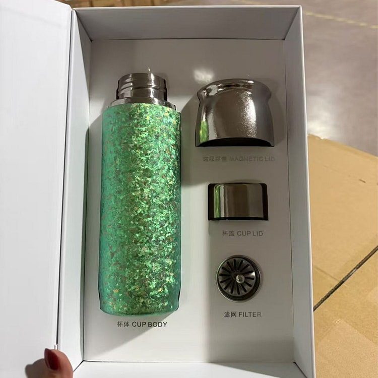 Mint Green Magnetic Lid Pure Titanium Cup for Home 410 ml