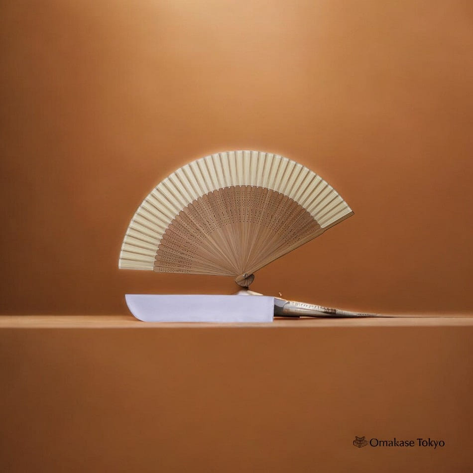 TOuWA Folding Fan -Beige and Brown 110 g