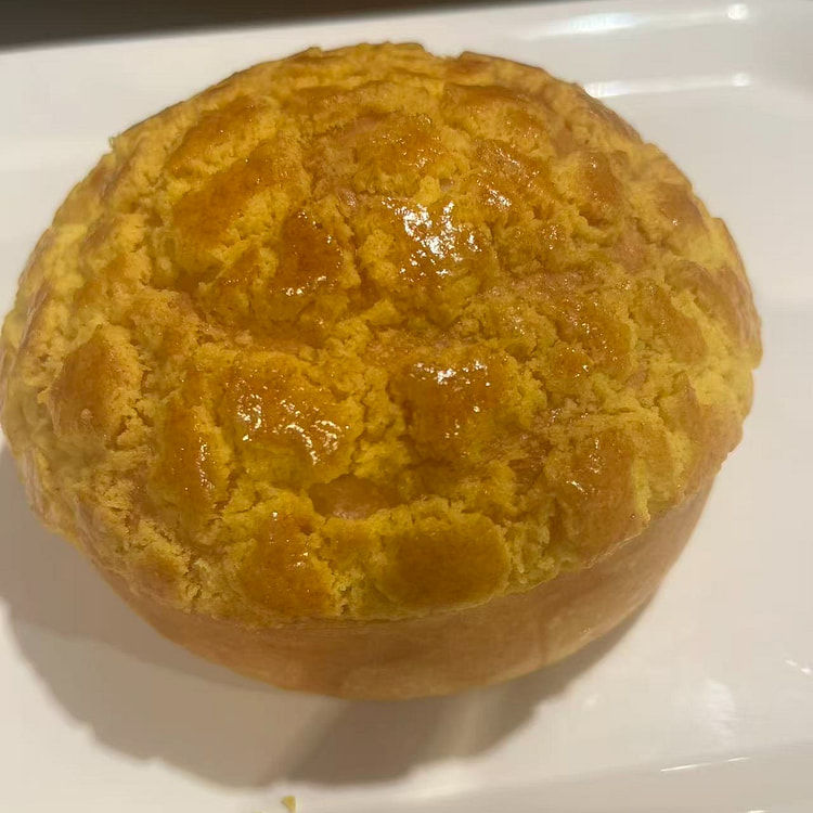 Pineapple bun 1 each