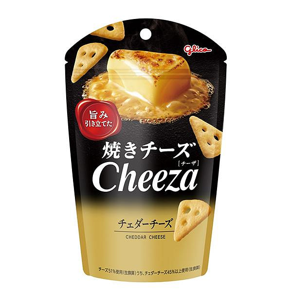 Glico Cheddar Cheese Crackers 32g 1 each