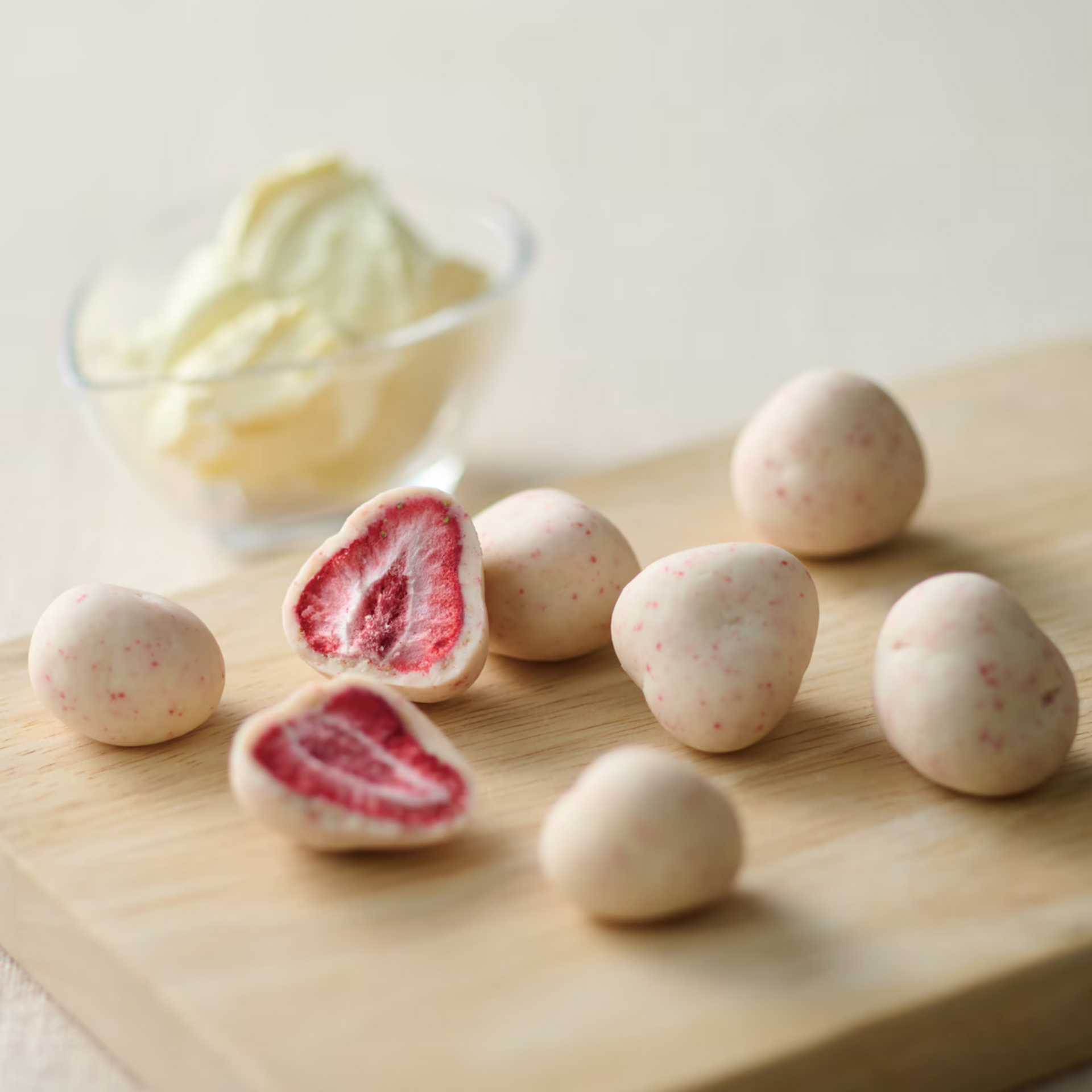 mujigeさま専用 無印良品 不揃い フロマージュチョコがけいちご 50g - Weee!